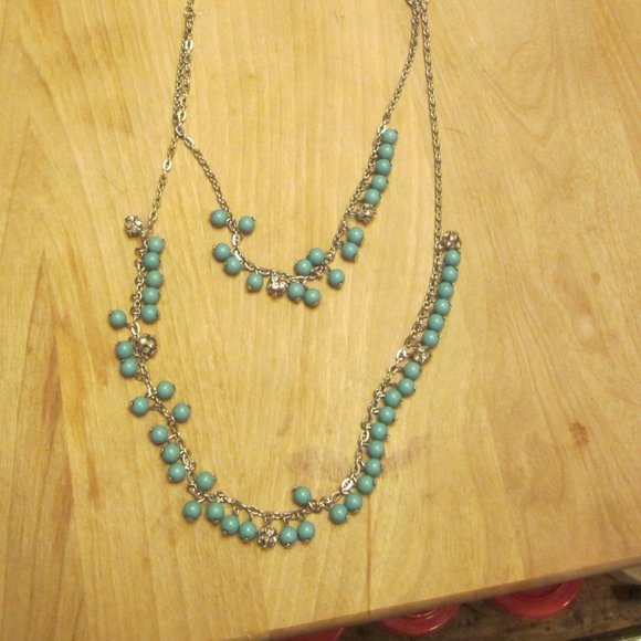 BANANA REPLUBLIC LAYER NECKLACE, SILVERTONE W/FAUX TURQUOIS BEADS - Picture 1 of 4
